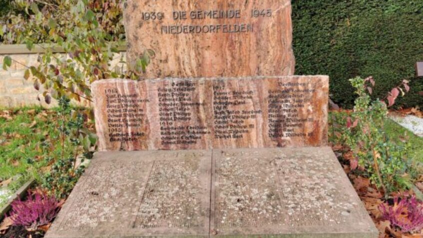 Ihren Opfern im Weltkrieg, die Gemeinde Niederdorfelden