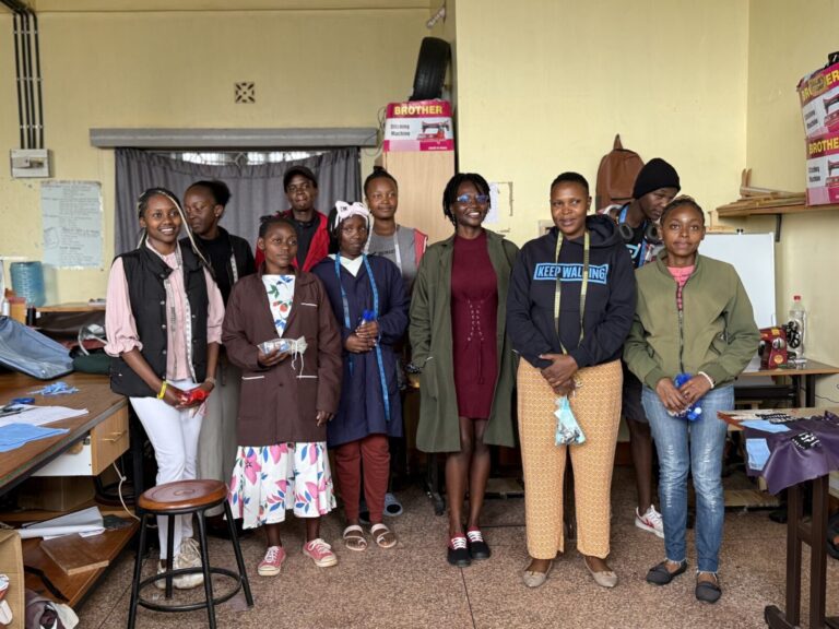 Gruppenbild der Ausbildungsklasse in Nairobi