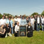 Gruppenbild der Mitwirkenden des Tauffests 2025 am Main