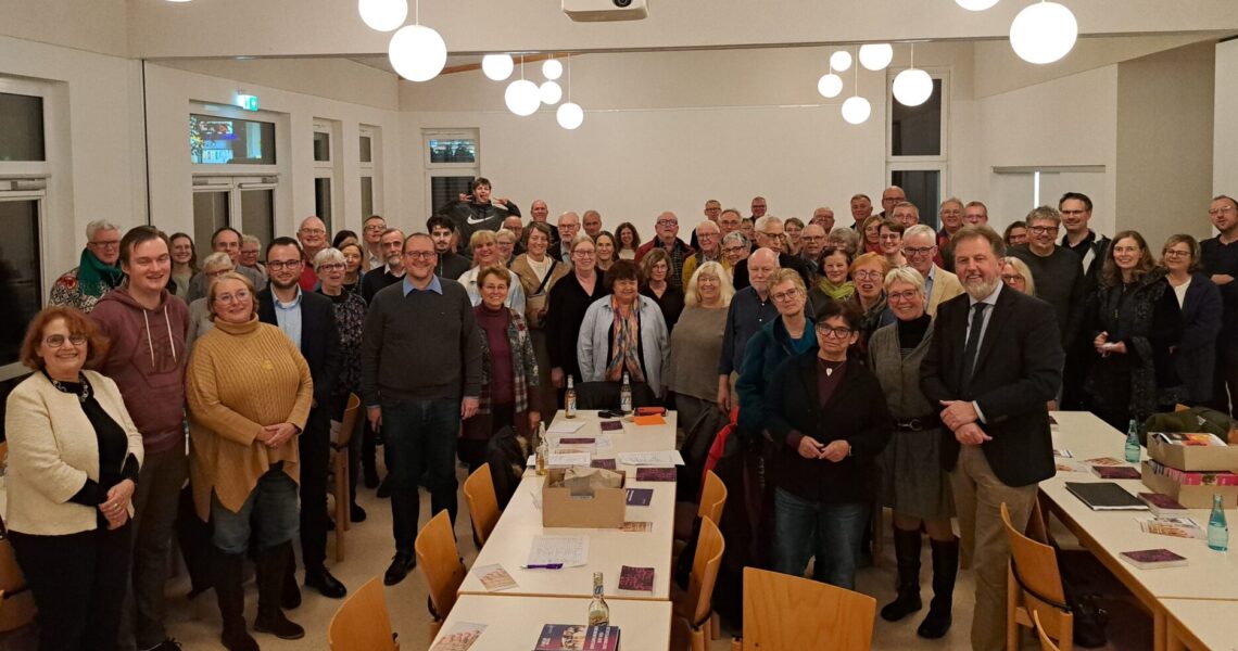 Gruppenbild der Mitglieder der Kreissynode