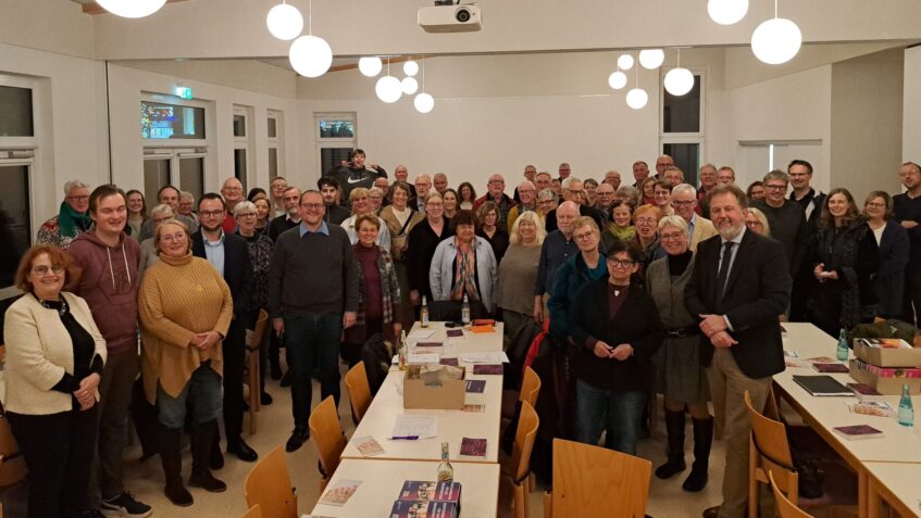 Gruppenbild der Mitglieder der Kreissynode